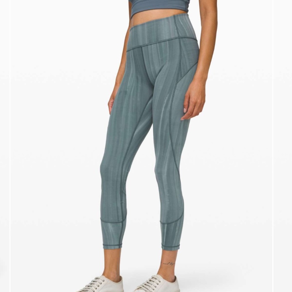 Lululemon In Movement Tight 25" *Everlux